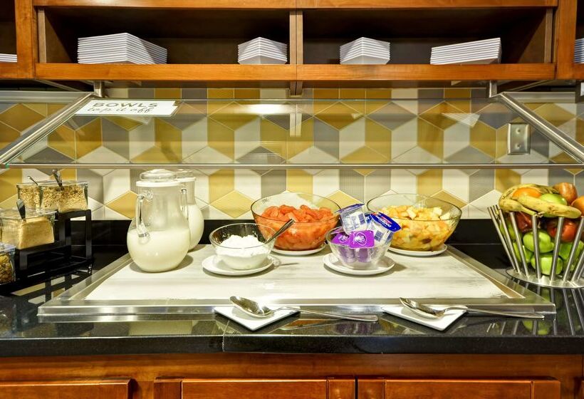 Отель Hyatt Place Albuquerque Uptown