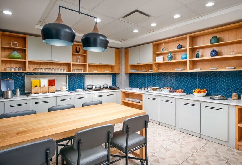 Отель Hyatt Place Greensboro