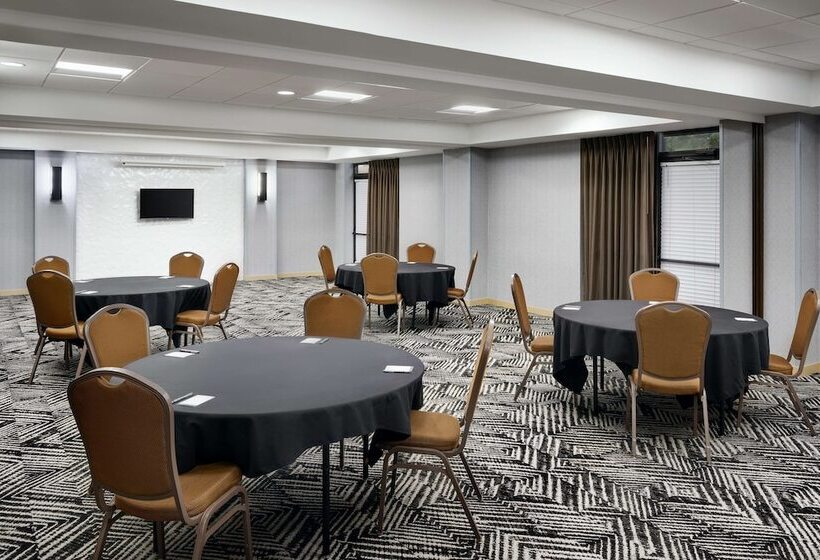 Отель Hyatt Place Greensboro