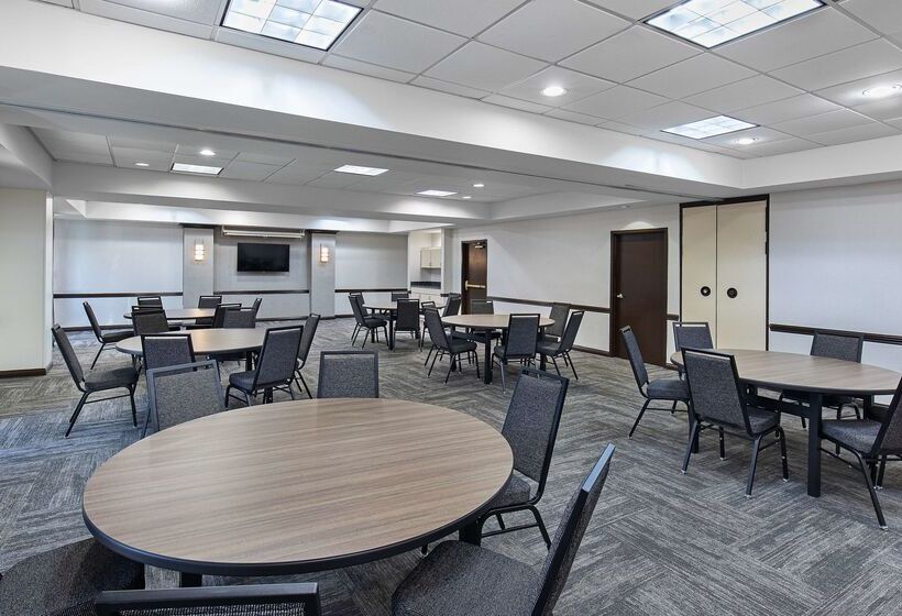 Отель Hyatt Place Louisville East