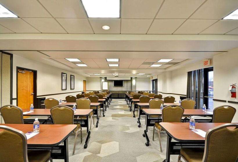 Отель Hyatt Place Tampa Airport/westshore