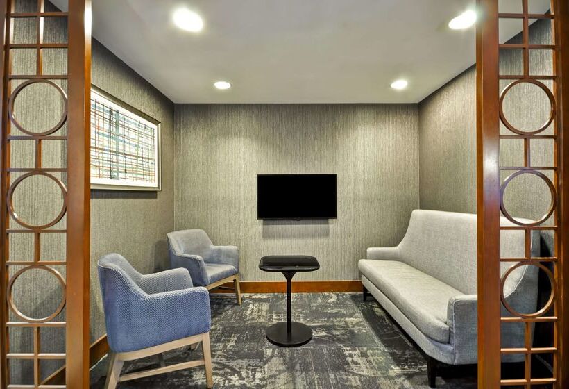 Отель Hyatt Place Tampa Airport/westshore