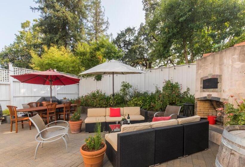 ホテル Inn St Helena