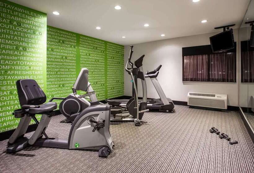 فندق La Quinta Inn By Wyndham Oshkosh