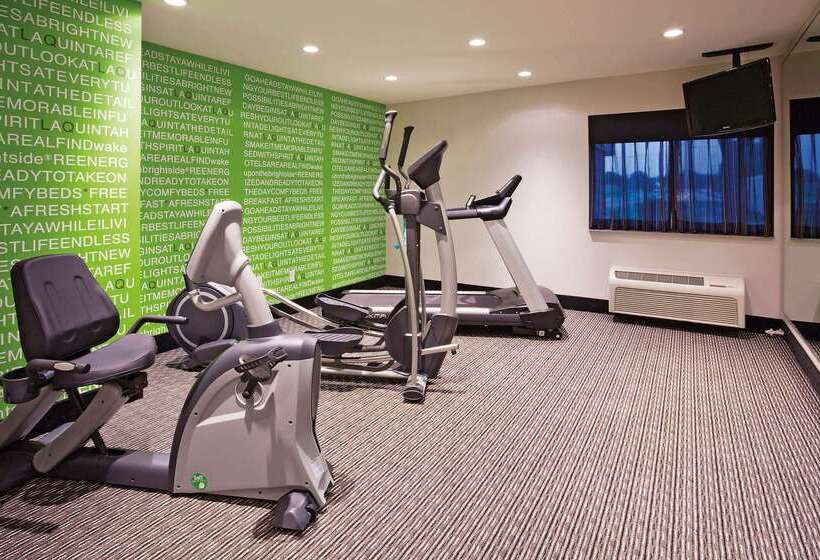 فندق La Quinta Inn By Wyndham Oshkosh