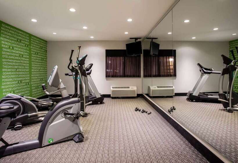 فندق La Quinta Inn By Wyndham Oshkosh