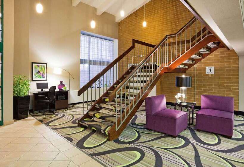 فندق La Quinta Inn By Wyndham Oshkosh