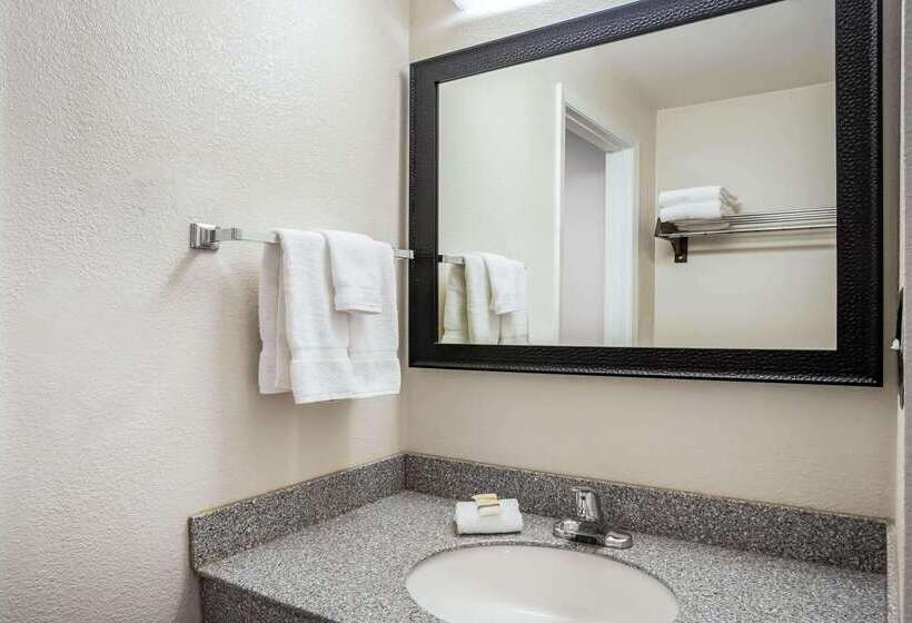 فندق La Quinta Inn By Wyndham Oshkosh