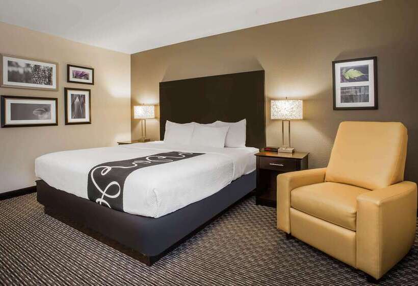 فندق La Quinta Inn By Wyndham Oshkosh