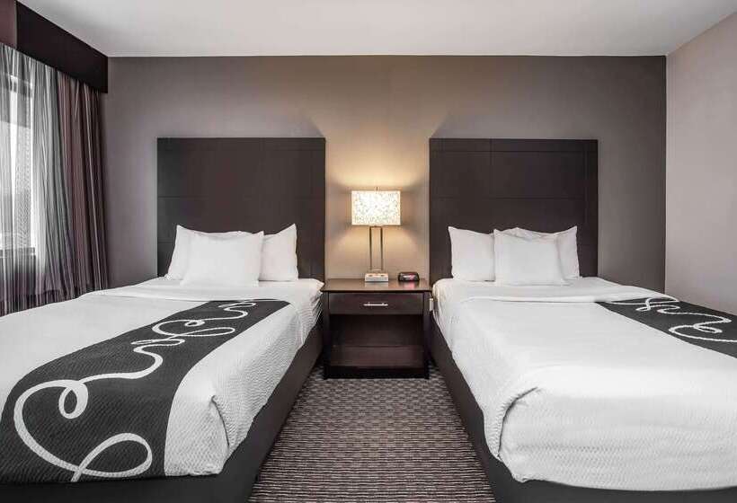 فندق La Quinta Inn By Wyndham Oshkosh