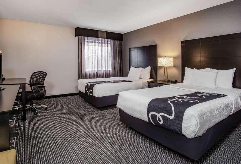 فندق La Quinta Inn By Wyndham Oshkosh