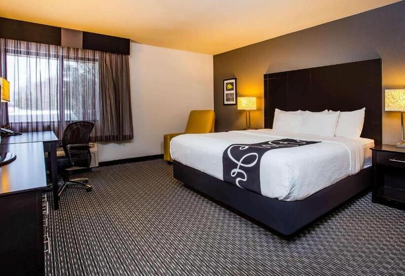 فندق La Quinta Inn By Wyndham Oshkosh