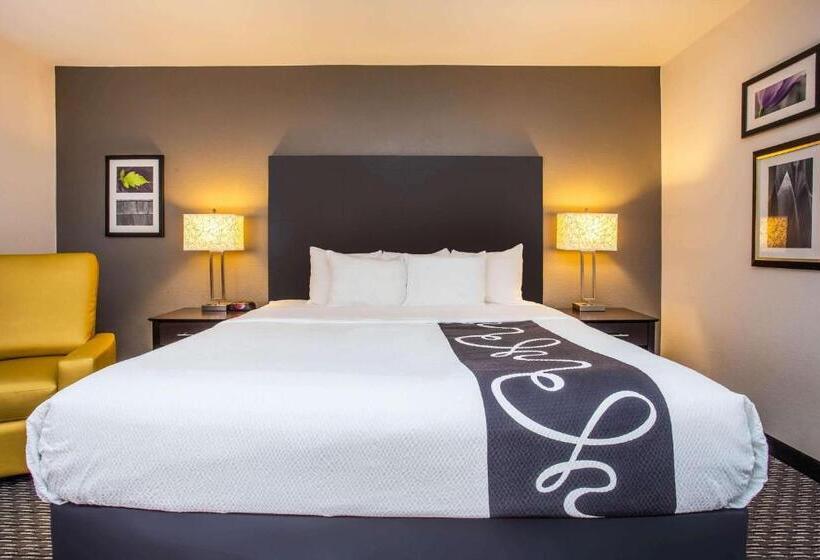 فندق La Quinta Inn By Wyndham Oshkosh