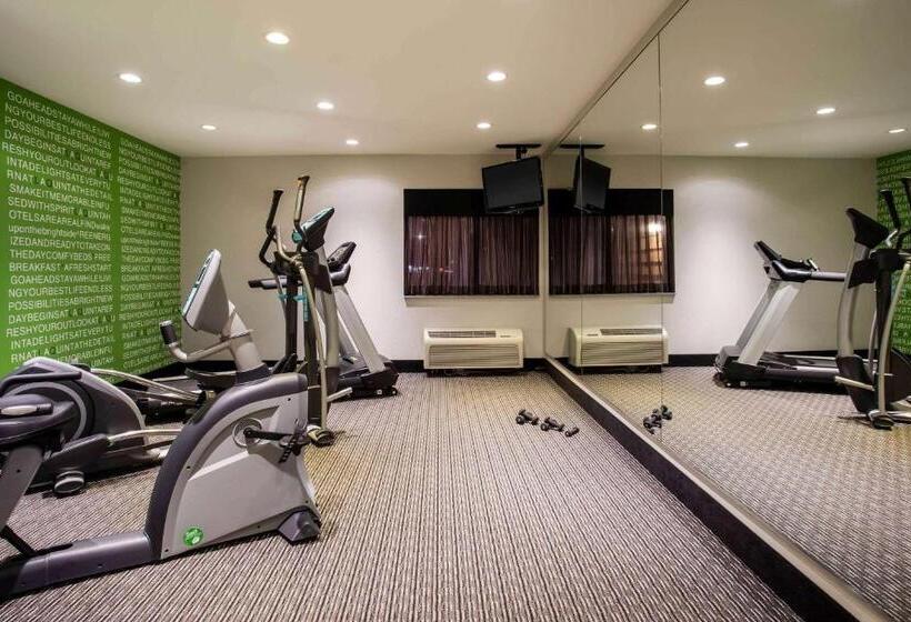 فندق La Quinta Inn By Wyndham Oshkosh