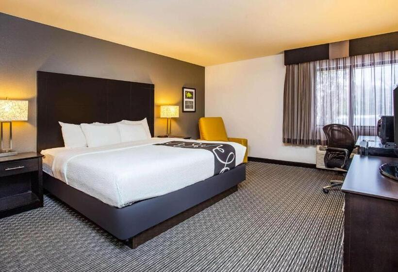 فندق La Quinta Inn By Wyndham Oshkosh