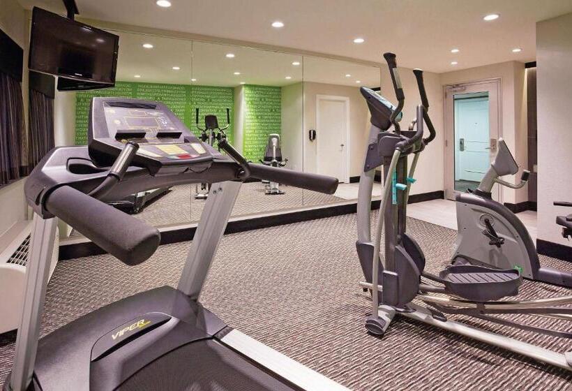 فندق La Quinta Inn By Wyndham Oshkosh