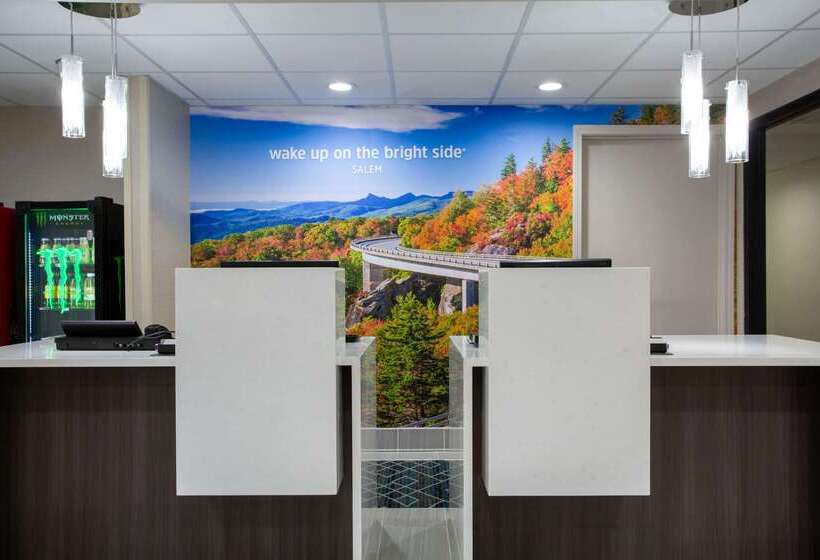 בית מלון כפרי La Quinta Inn By Wyndham Roanoke Salem