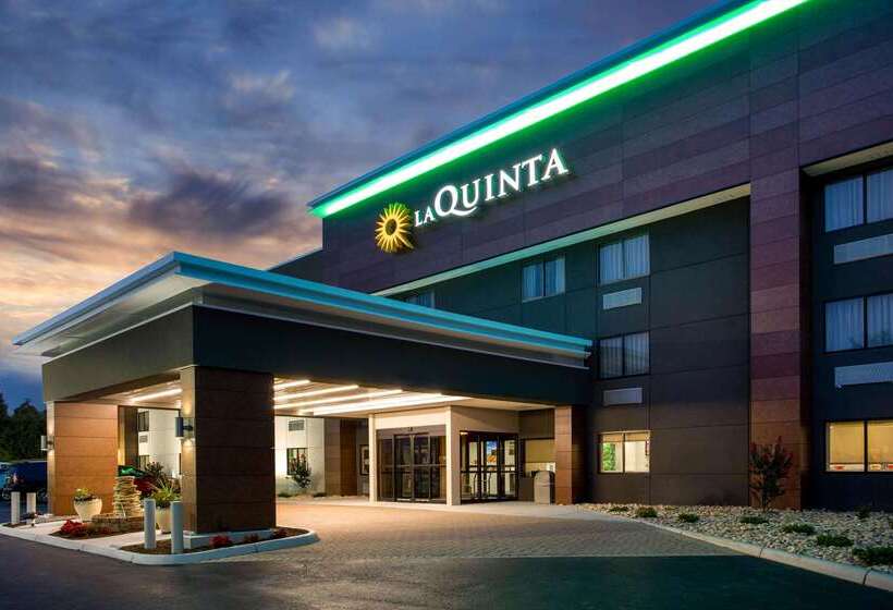 בית מלון כפרי La Quinta Inn By Wyndham Roanoke Salem