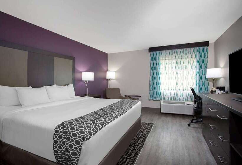 בית מלון כפרי La Quinta Inn By Wyndham Roanoke Salem