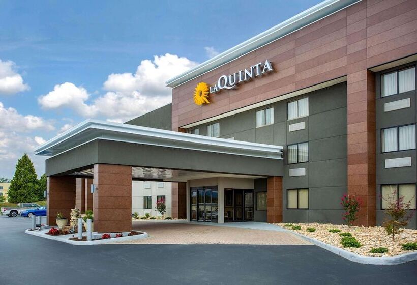 בית מלון כפרי La Quinta Inn By Wyndham Roanoke Salem