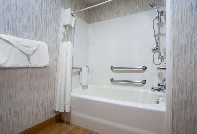 בית מלון כפרי La Quinta Inn By Wyndham Roanoke Salem