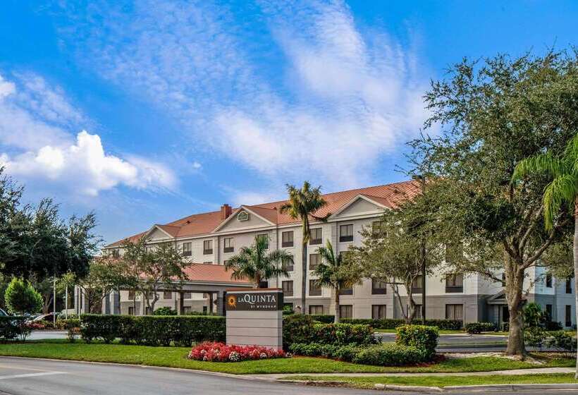 فندق La Quinta By Wyndham Bonita Springs Naples North