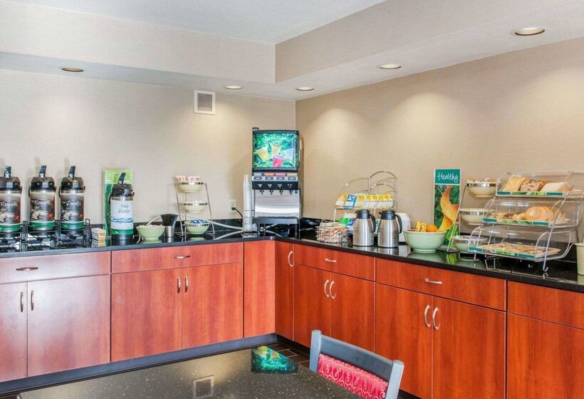 فندق Quality Inn