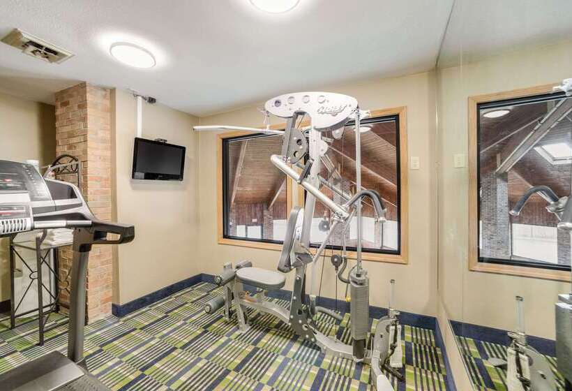 فندق Quality Inn