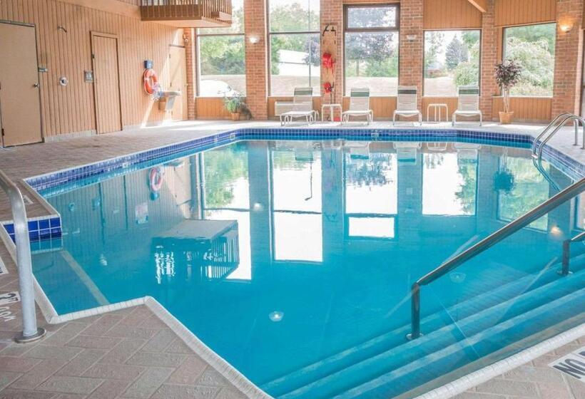 هتل Quality Inn Grand Rapids North