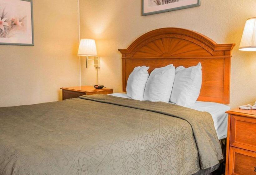 هتل Quality Inn Grand Rapids North