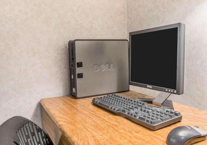 هتل Quality Inn Grand Rapids North