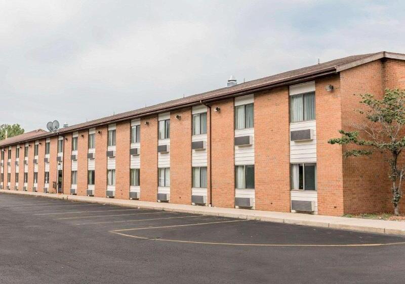 هتل Quality Inn Grand Rapids North