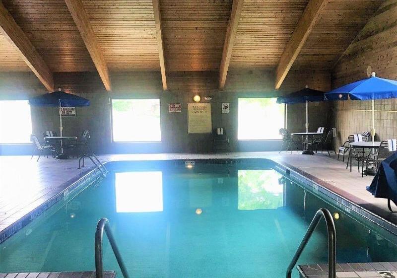 فندق Quality Inn