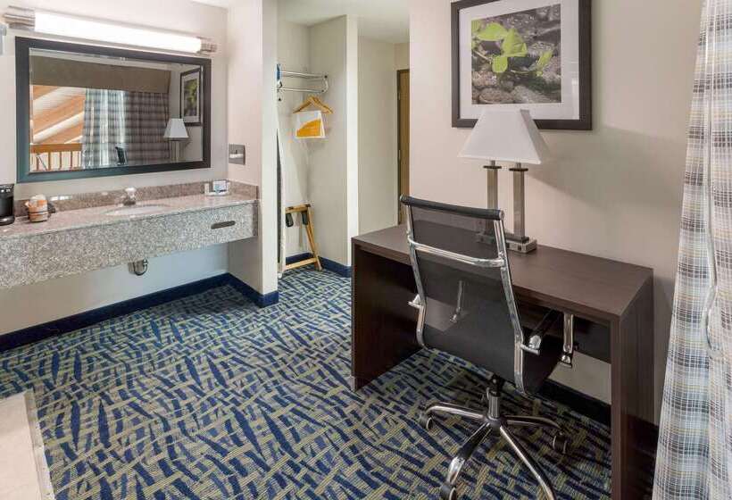 Отель Quality Inn