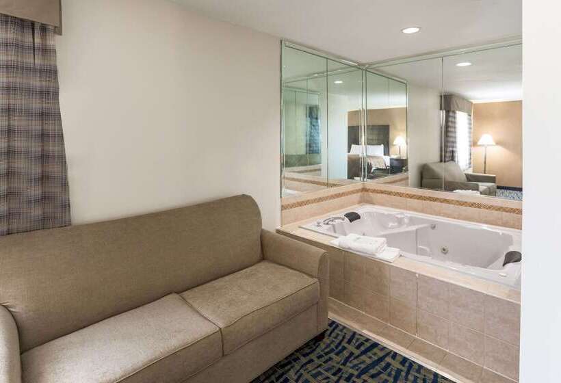 Отель Quality Inn