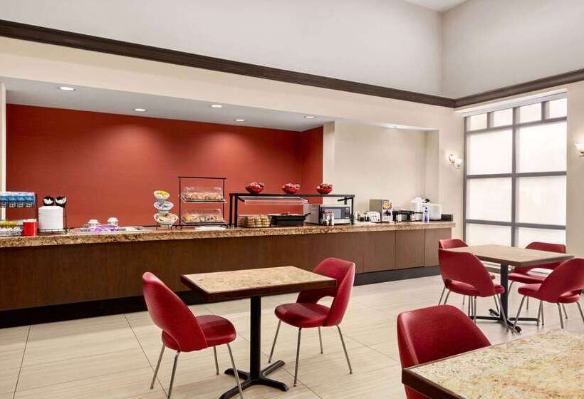酒店 Ramada By Wyndham Suites Orlando Airport