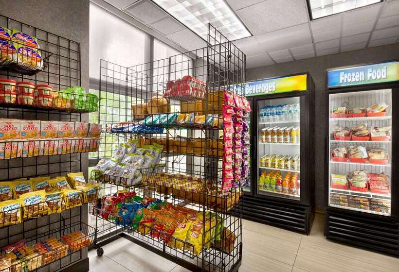 酒店 Ramada By Wyndham Suites Orlando Airport