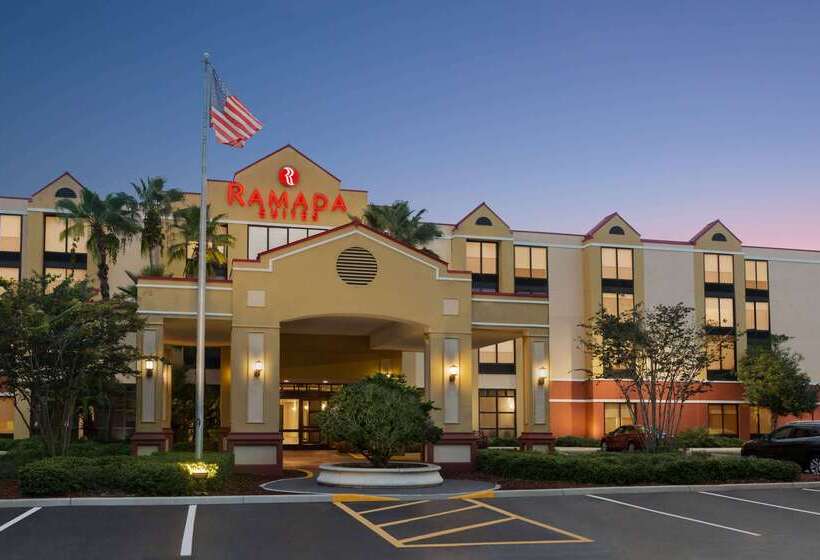 酒店 Ramada By Wyndham Suites Orlando Airport