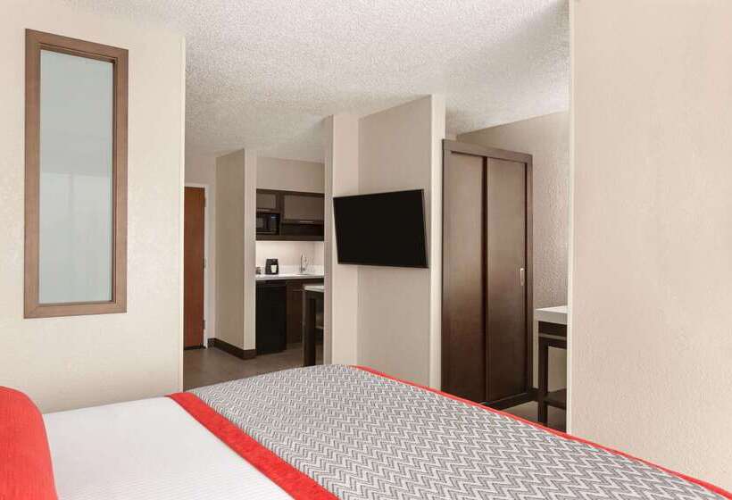 酒店 Ramada By Wyndham Suites Orlando Airport