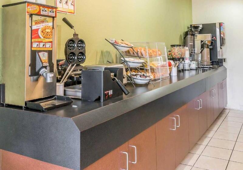 ホテル Rodeway Inn