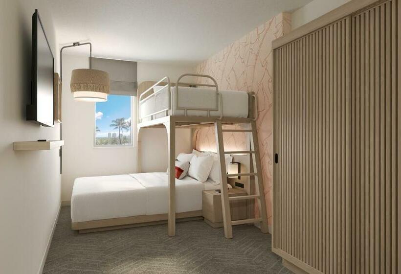 Отель Romer Waikiki At The Ambassador