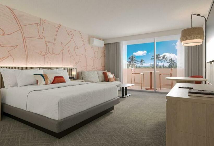 Отель Romer Waikiki At The Ambassador