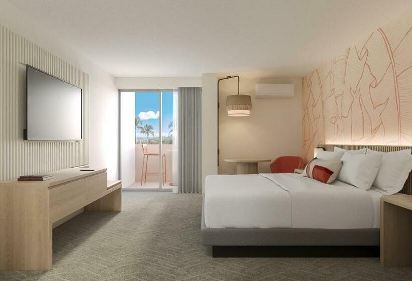 Отель Romer Waikiki At The Ambassador