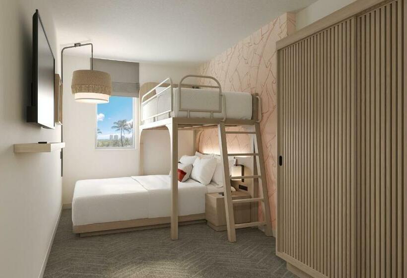 Отель Romer Waikiki At The Ambassador