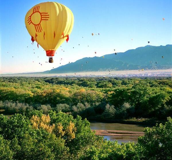 Отель Sheraton Albuquerque Airport