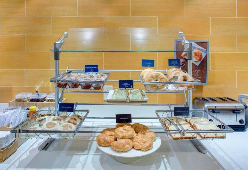 فندق Springhill Suites Cincinnati North Forest Park