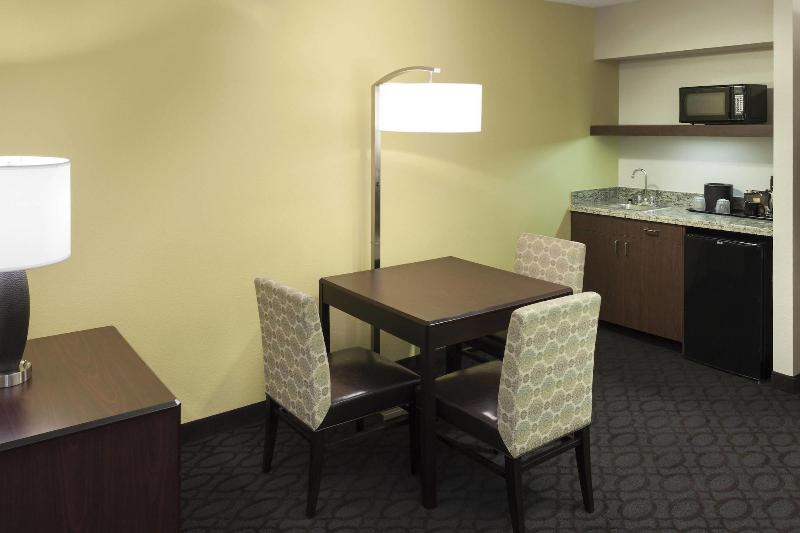 בית מלון כפרי Springhill Suites By Marriott Dallas Downtown / West End