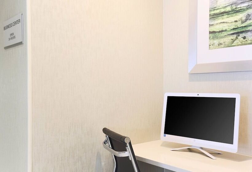 فندق Springhill Suites By Marriott Oklahoma City Quail Springs