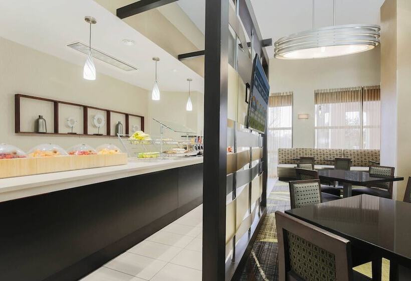 فندق Springhill Suites By Marriott Oklahoma City Quail Springs