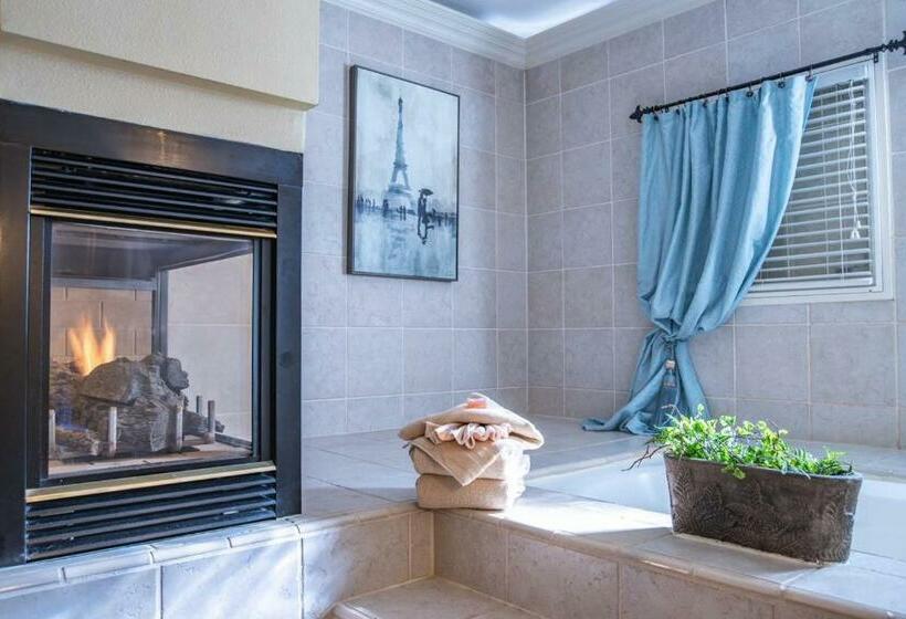 בית מלון כפרי The Anniversary Inn   Boise